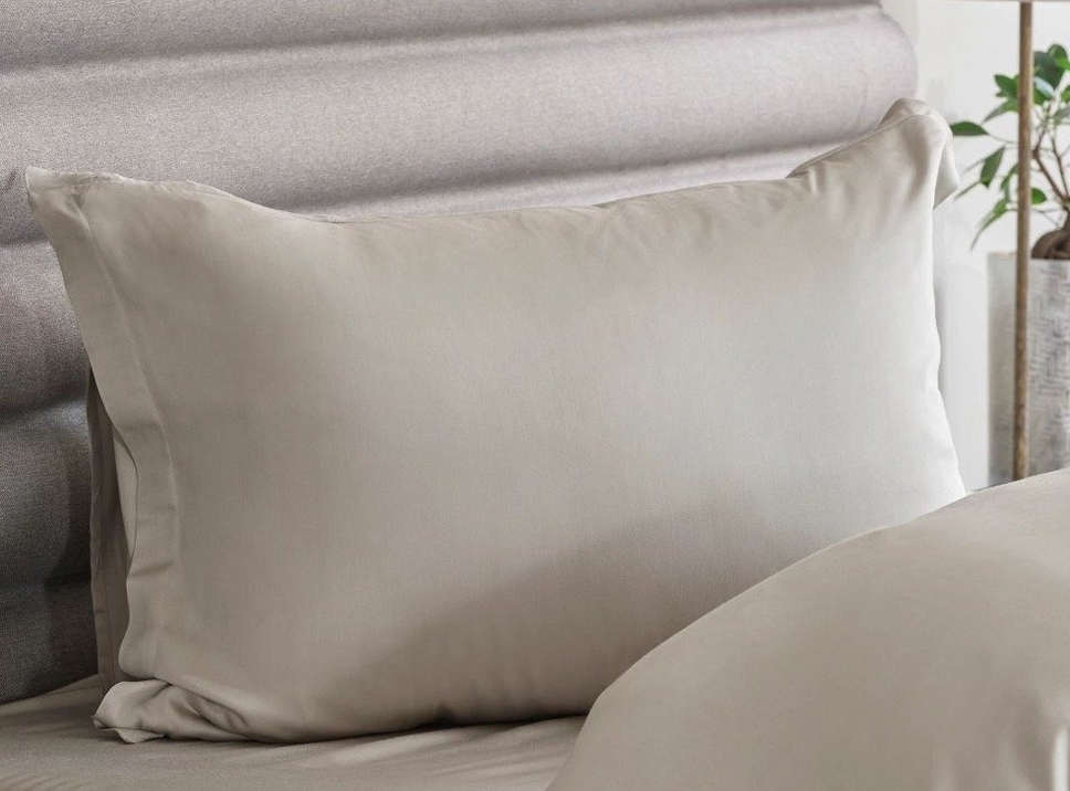Poszewka-na-poduszk-z-jedwabistego-bambusa-marki-Home-by-TEMPUR.jfif