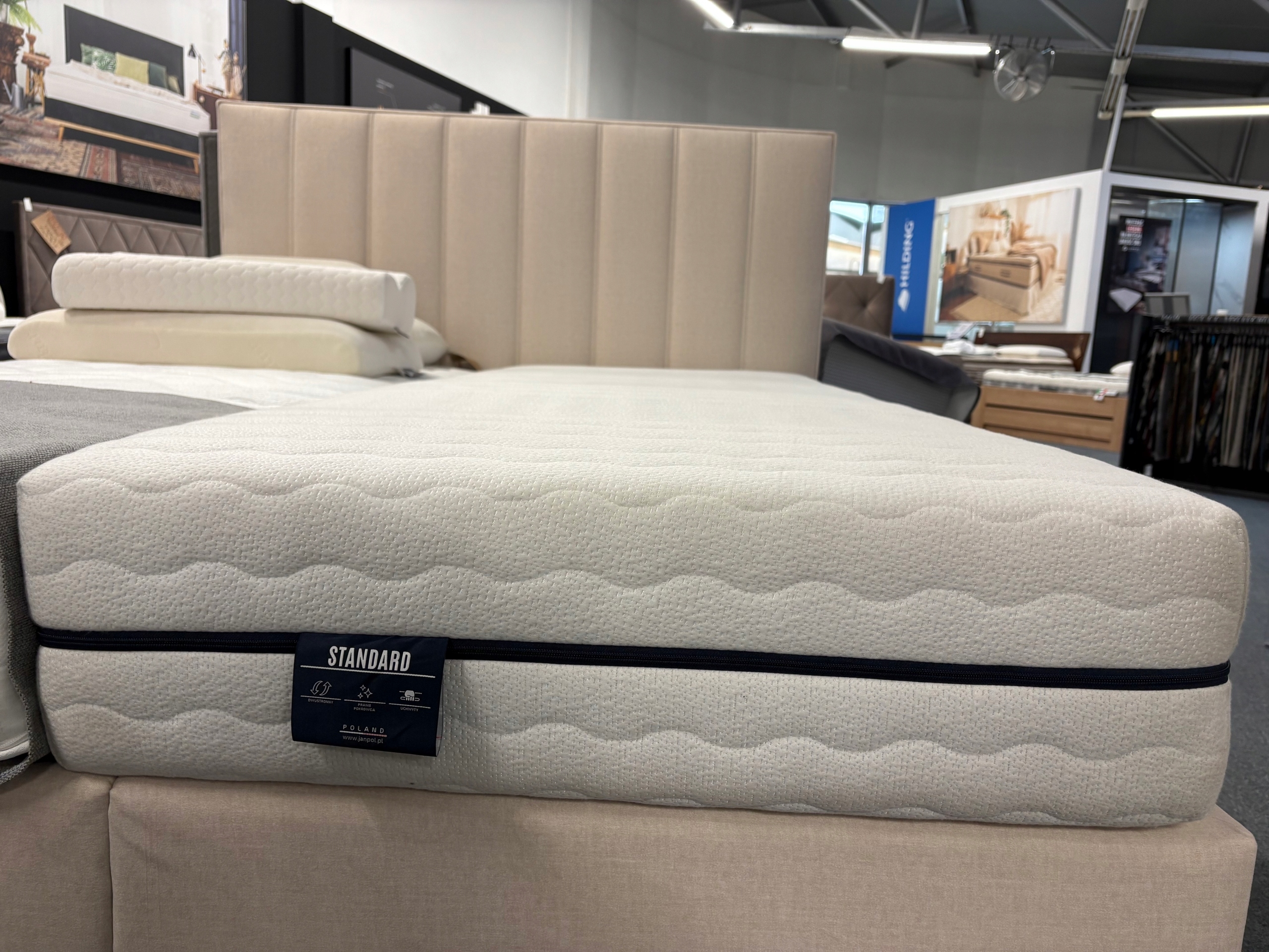 abbb8dea4c559b91b9e966712251.jfif